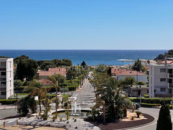 Carqueiranne (83320) Appartement duplex en dernier étage avec vue panoramique sur la mer