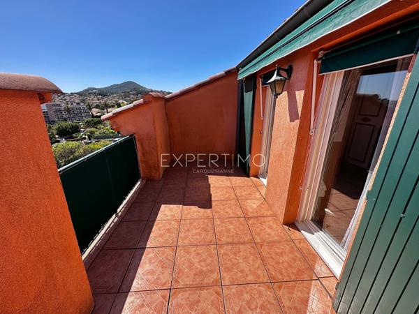 Carqueiranne (83320) Appartement duplex en dernier étage avec vue panoramique sur la mer