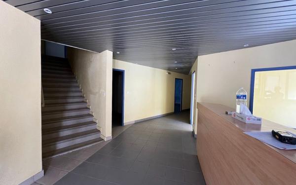 Immeuble à vendre    10 pièces •  Pont-Trambouze