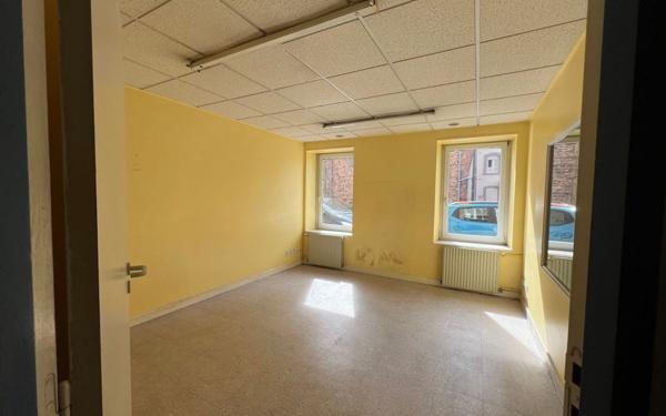 Immeuble à vendre    10 pièces •  Pont-Trambouze