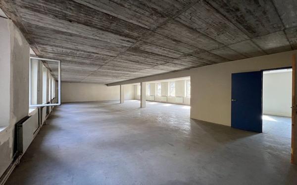 Immeuble à vendre    10 pièces •  Pont-Trambouze