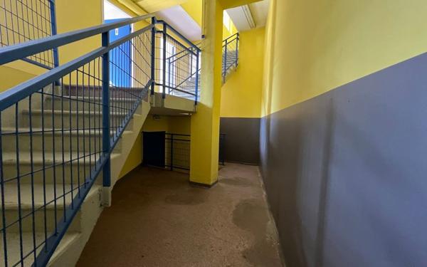 Immeuble à vendre    10 pièces •  Pont-Trambouze