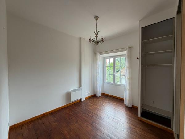 Location maison T5 avec jardin clos et garage à 15 minutes de Carcassonne, à Caux-et-Sauzens