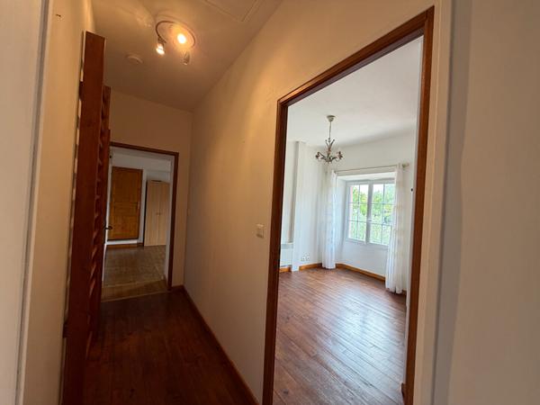Location maison T5 avec jardin clos et garage à 15 minutes de Carcassonne, à Caux-et-Sauzens