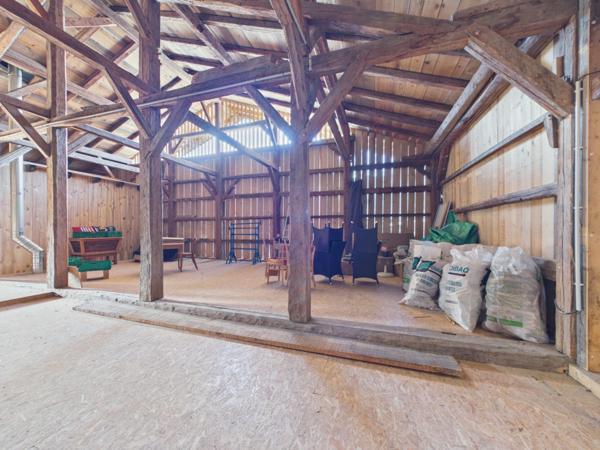 Haute Savoie (74), à vendre SAMOENS - Domaine skiable du Grand Massif - Ferme Savoyarde P4