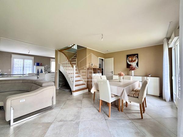 Maison PLAIN PIED Ballancourt  6 pièces 4 chambres 155 m2