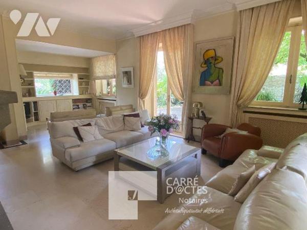 Les Notaires Associés CARRE D'@CTES VAUNAGE vous proposent un bien Rare à la vente sur la commu...