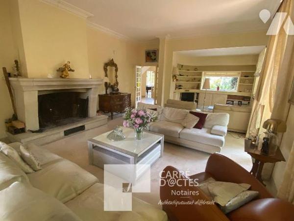 Les Notaires Associés CARRE D'@CTES VAUNAGE vous proposent un bien Rare à la vente sur la commu...