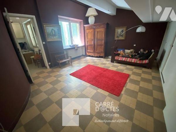 Les Notaires Associés CARRE D'@CTES VAUNAGE vous proposent un bien Rare à la vente sur la commu...