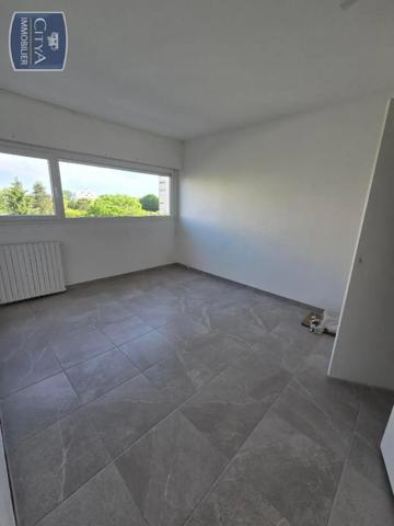 Appartement à louer 4 pièces 67.5m²