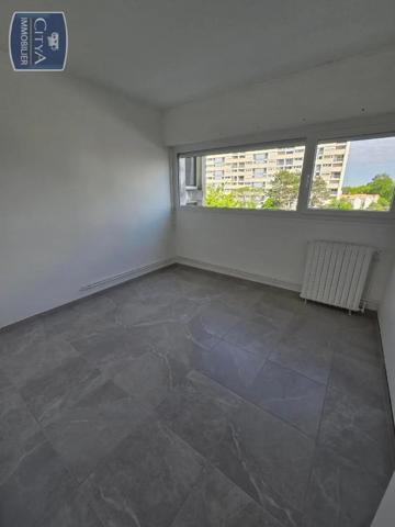 Appartement à louer 4 pièces 67.5m²