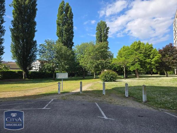 Appartement à louer 4 pièces 67.5m²