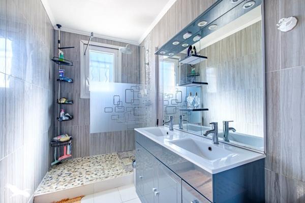 Maison à vendre 499 200 € Décines-Charpieu 5 p 156 m² DPE D