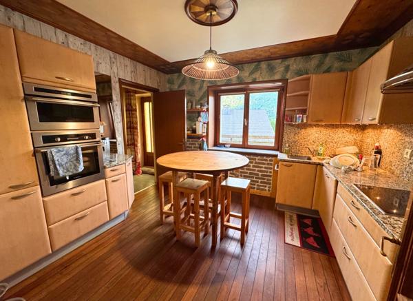 Maison familiale à vendre 7 pièces, 5 chambres, jardin, piscine et garage, MARIGNIER (74)