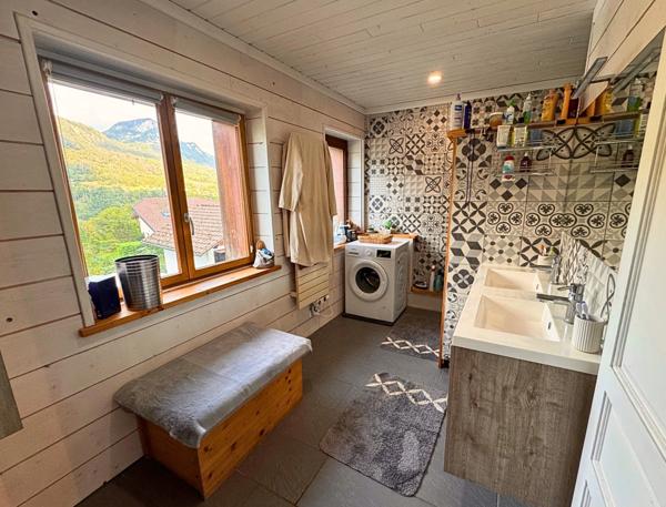 Maison familiale à vendre 7 pièces, 5 chambres, jardin, piscine et garage, MARIGNIER (74)