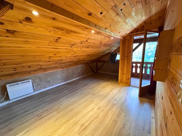 Maison familiale à vendre 7 pièces, 5 chambres, jardin, piscine et garage, MARIGNIER (74)