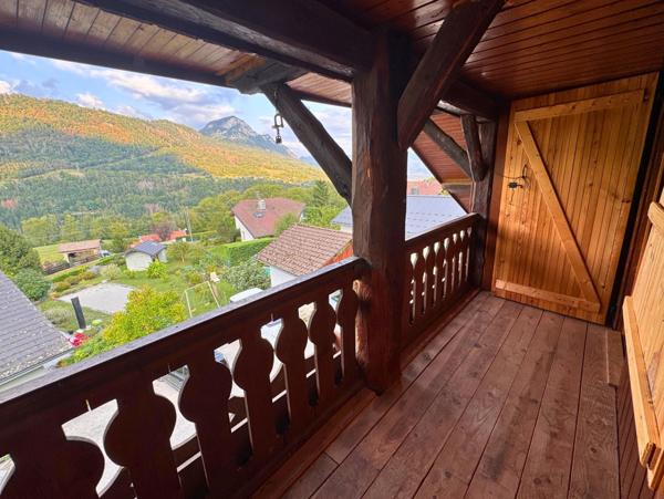 Maison familiale à vendre 7 pièces, 5 chambres, jardin, piscine et garage, MARIGNIER (74)