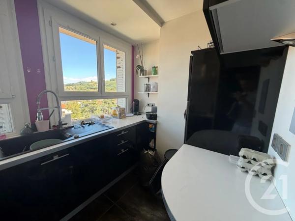 Appartement T3 à vendre  4 pièces - 67 m 2   AURILLAC  - 15