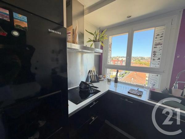 Appartement T3 à vendre  4 pièces - 67 m 2   AURILLAC  - 15