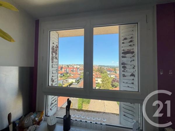Appartement T3 à vendre  4 pièces - 67 m 2   AURILLAC  - 15