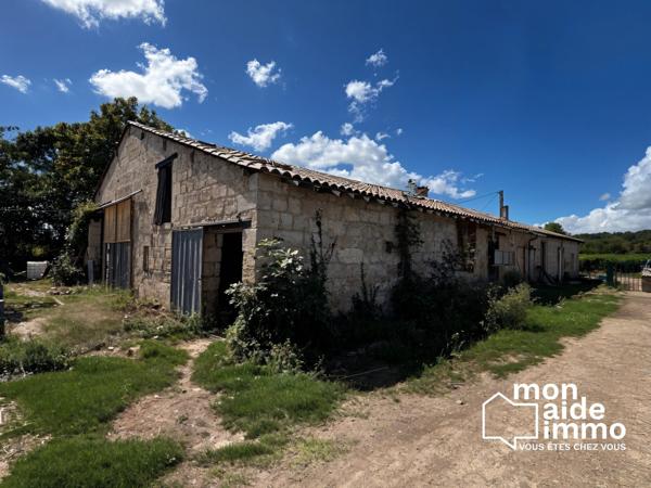 Grande maison en pierre à rénover + dépendance