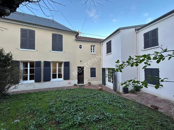 Maison de ville familiale de 8 pièces de 195m2 avec jardin et terrasse