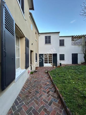 Maison de ville familiale de 8 pièces de 195m2 avec jardin et terrasse