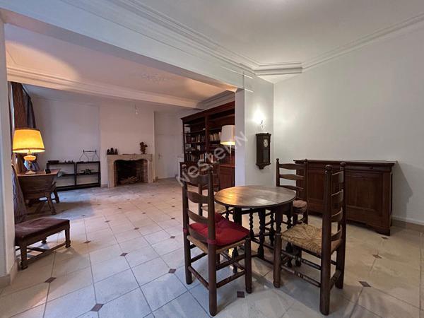 Maison de ville familiale de 8 pièces de 195m2 avec jardin et terrasse