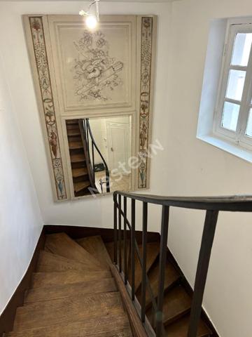 Maison de ville familiale de 8 pièces de 195m2 avec jardin et terrasse