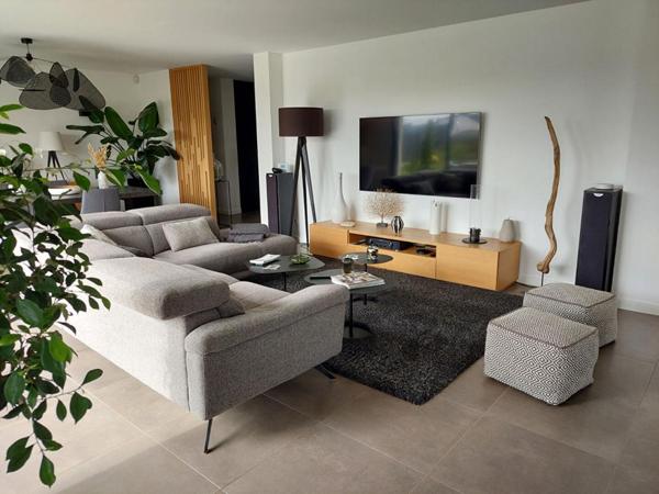 Maison  6 pièce(s) 193 m2