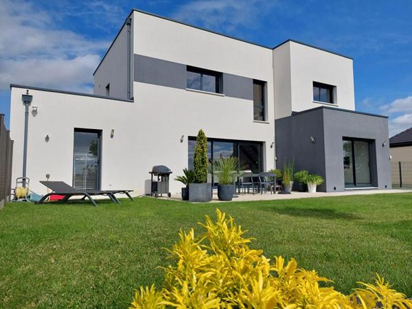 Maison  6 pièce(s) 193 m2