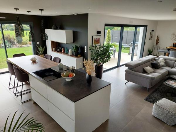 Maison  6 pièce(s) 193 m2