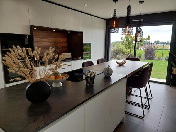 Maison  6 pièce(s) 193 m2