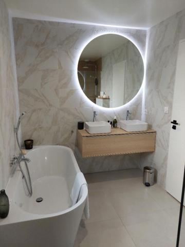 Maison  6 pièce(s) 193 m2