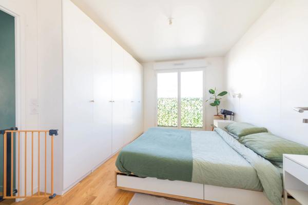Appartement
         4 pièces
        - 82 m² Bien prestige