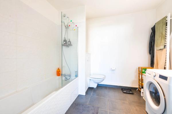 Appartement
         4 pièces
        - 82 m² Bien prestige
