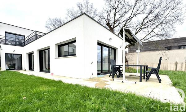 Maison 8 pièces de 182 m² à Noyal-Châtillon-sur-Seiche (35230)
