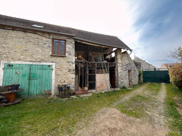 La Ferté-Alais (91590) Maison 136 m², 5 chambres, garage +grange, 760 m² de terrain.