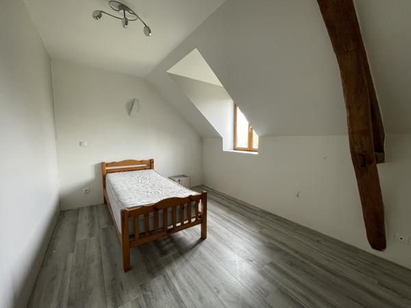 La Ferté-Alais (91590) Maison 136 m², 5 chambres, garage +grange, 760 m² de terrain.