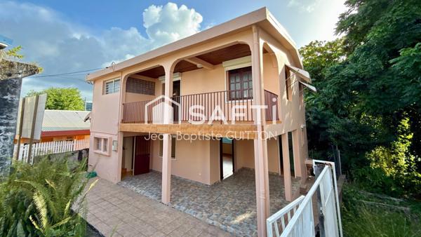 Maison familiale au cœur du bourg avec terrasse