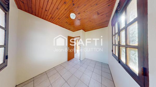 Maison familiale au cœur du bourg avec terrasse