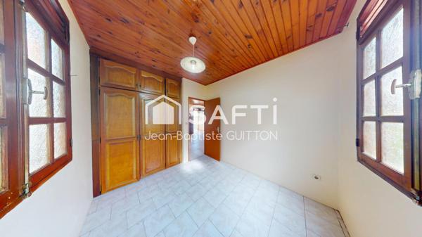 Maison familiale au cœur du bourg avec terrasse