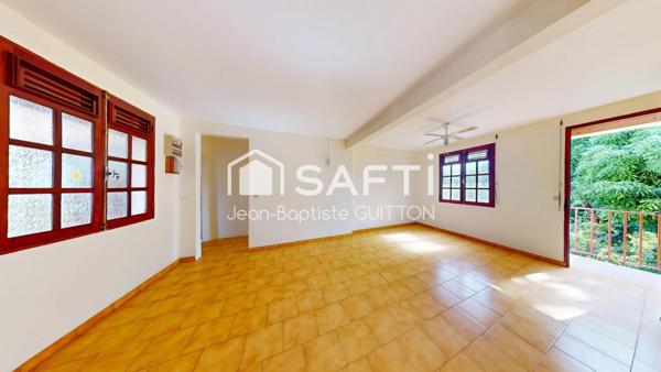 Maison familiale au cœur du bourg avec terrasse