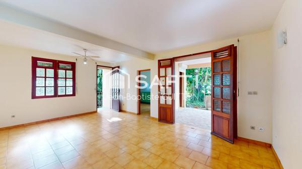 Maison familiale au cœur du bourg avec terrasse