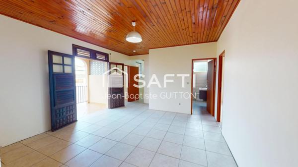 Maison familiale au cœur du bourg avec terrasse