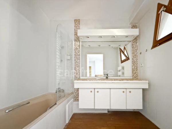 Ferney-Voltaire Centre - Magnifique attique en duplex - T3 – 91 m² (84.38m² carrez) – Séjour Cathédrale & Mezzanine – Cave - Place de parking sous-sol