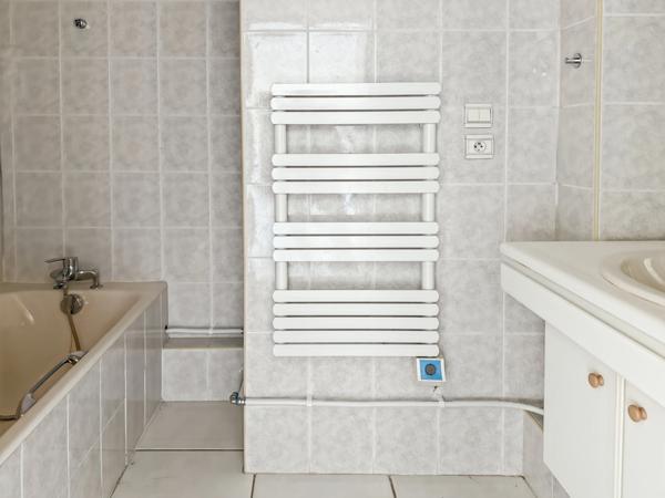 Ferney-Voltaire Centre - Magnifique attique en duplex - T3 – 91 m² (84.38m² carrez) – Séjour Cathédrale & Mezzanine – Cave - Place de parking sous-sol