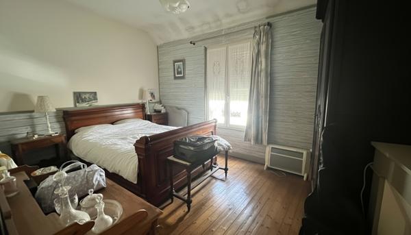 Chartres Grand Faubourg , Longère 6 pièces ,  4 chambres dont 2 en RDC , Cour , Exclusivité ERA