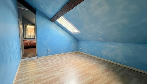 Chartres Grand Faubourg , Longère 6 pièces ,  4 chambres dont 2 en RDC , Cour , Exclusivité ERA