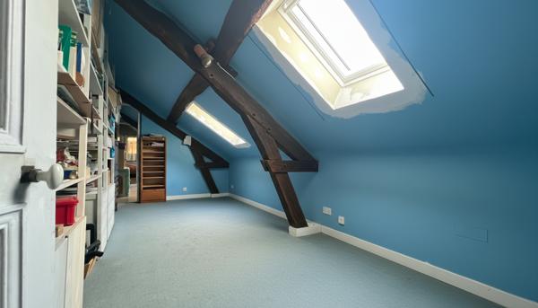 Chartres Grand Faubourg , Longère 6 pièces ,  4 chambres dont 2 en RDC , Cour , Exclusivité ERA